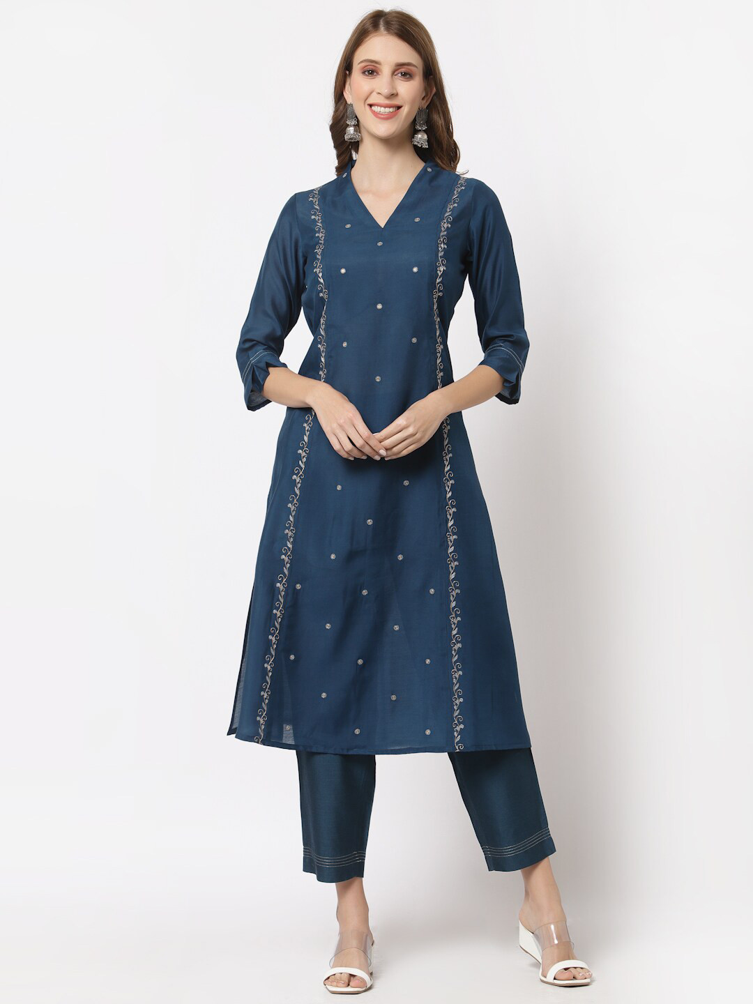 

KAMI KUBI Women Blue Ethnic Motifs Embroidered Thread Work Kurta