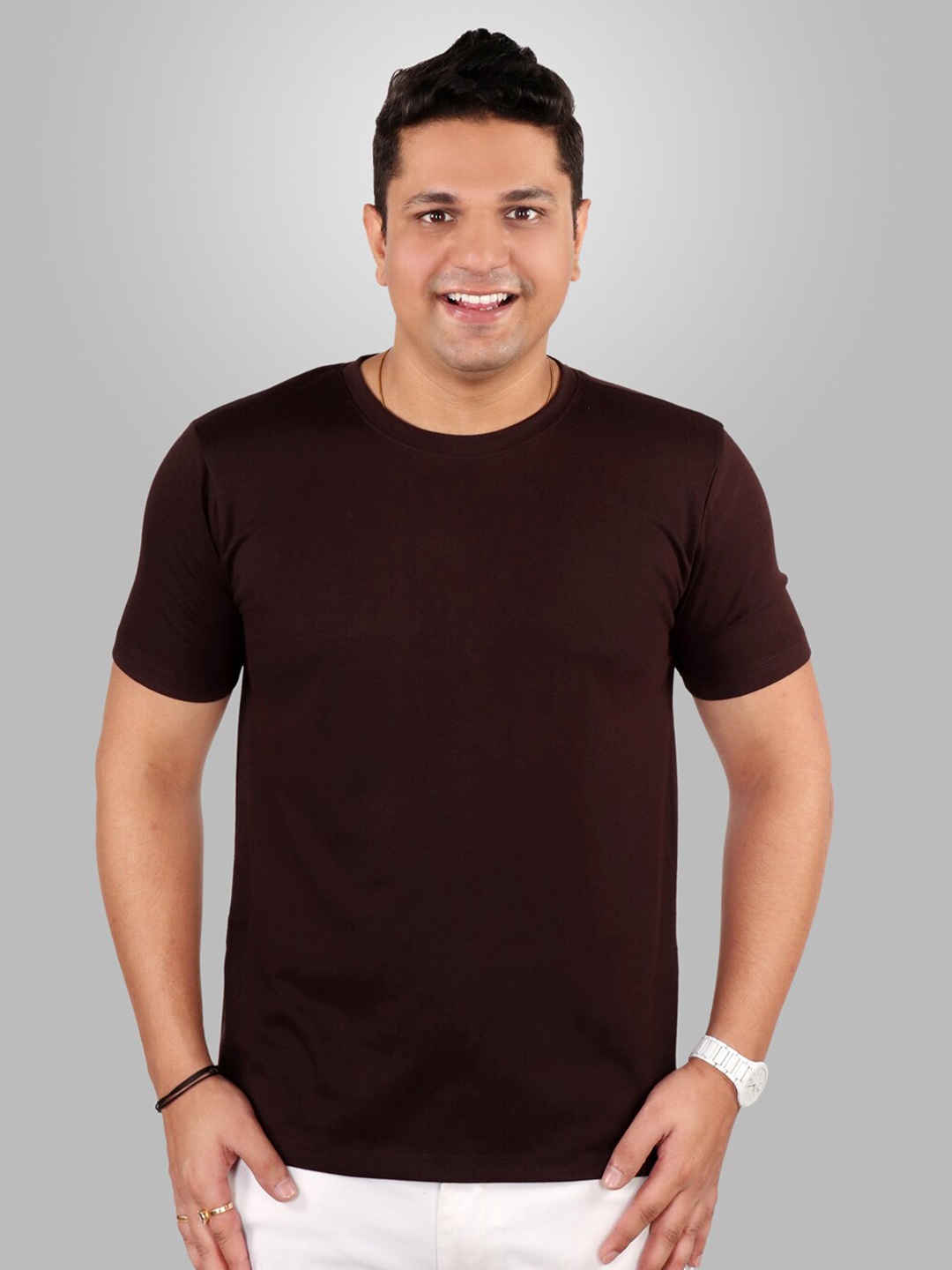 

The Label Bar Men Brown Regular Fit Short Sleeves Round Neck Cotton T-shirt