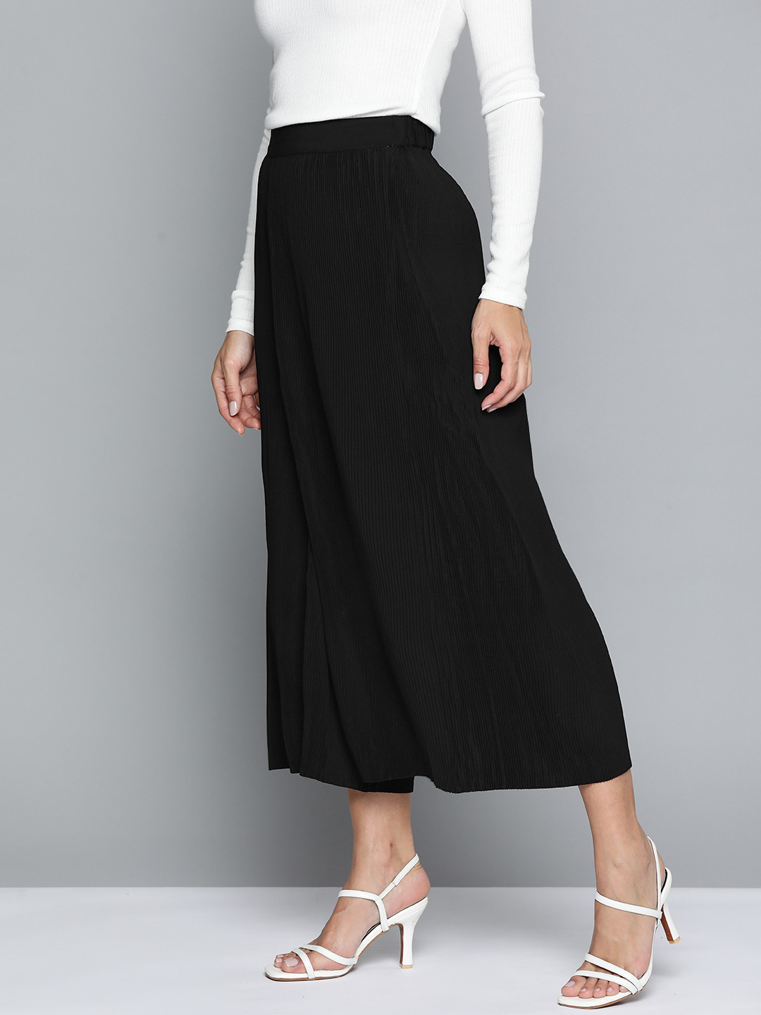 

Mast & Harbour Women High-Rise Pleated Culottes, Black