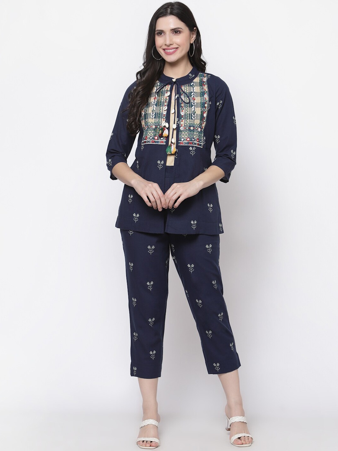 

bellamia Women Navy Blue Embroidered Pure Cotton Co-Ords