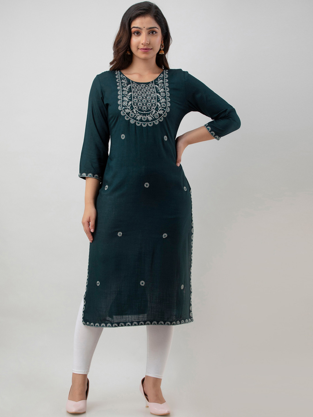 

CKM Women Green Solid Embroidered Thread Work Kurta
