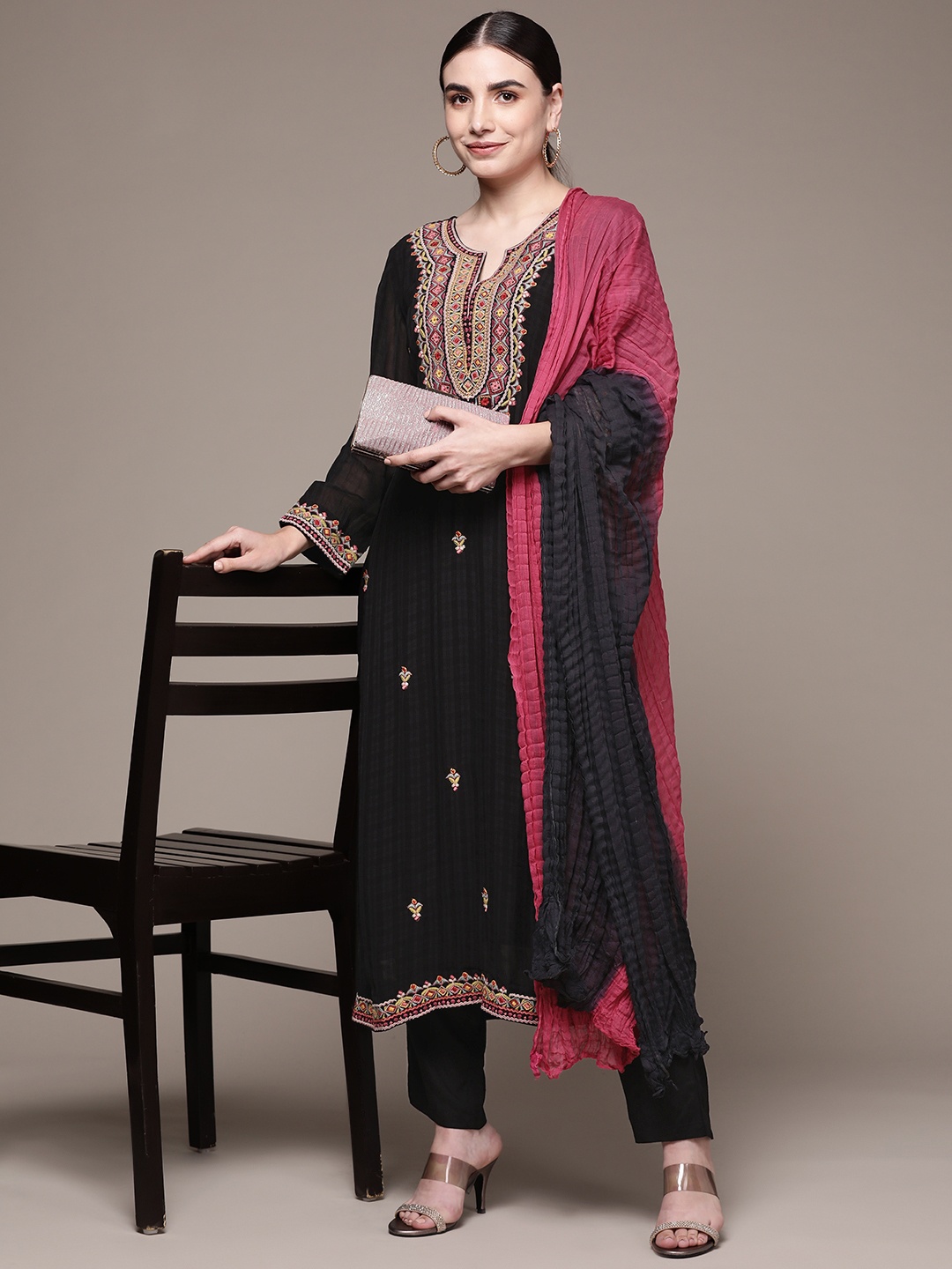 

aarke Ritu Kumar Women Ethnic Motifs Embroidered Kurta with Pyjamas & Dupatta, Black