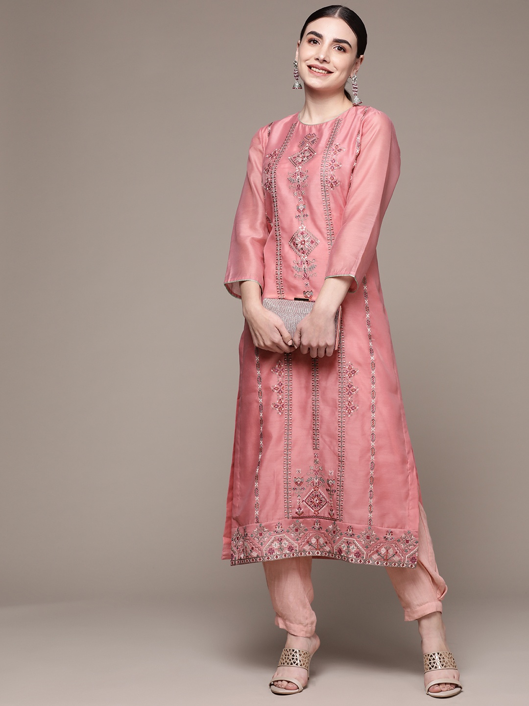 

aarke Ritu Kumar Women Floral Embroidered Kurta with Trousers & Dupatta, Pink