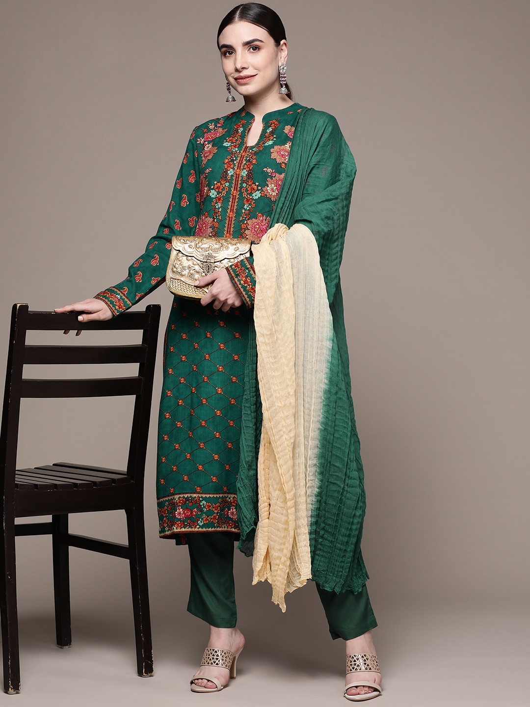 

aarke Ritu Kumar Women Green Floral Printed Kurta with Trousers & With Dupatta