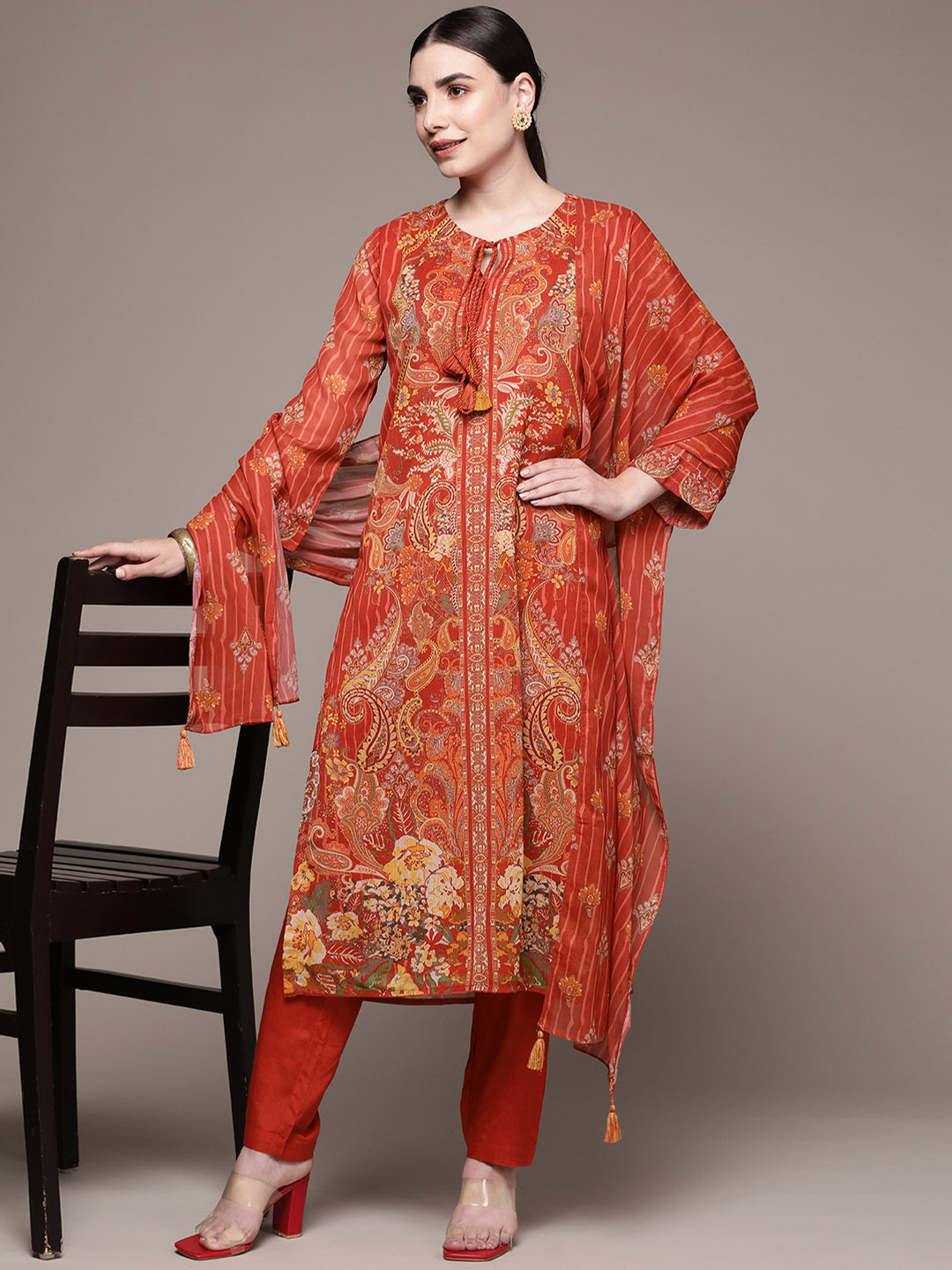 

aarke Ritu Kumar Women Ethnic Motifs Printed Kurta with Trousers & Dupatta, Orange