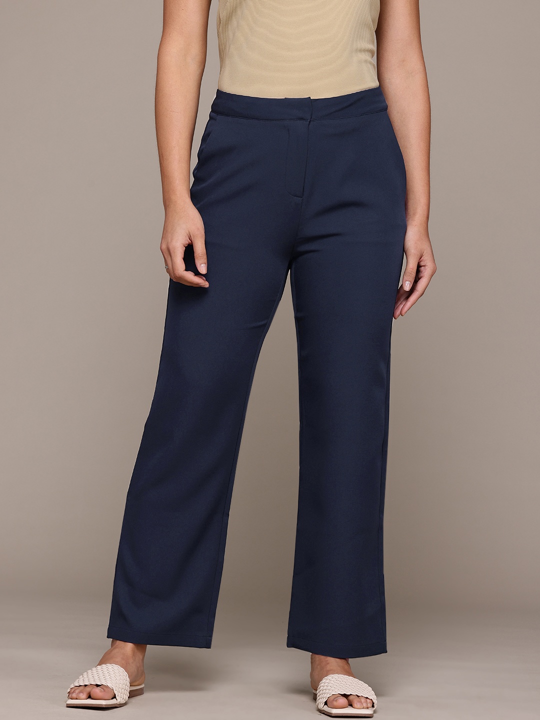 

Ritu Kumar Women Relaxed Straight Leg Trousers, Navy blue