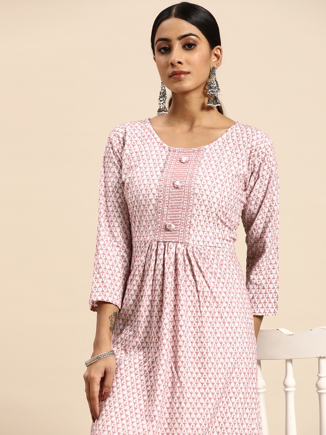 

all about you Women Pink & Coral Ethnic Motifs Embroidered Thread Work Floral Kurta