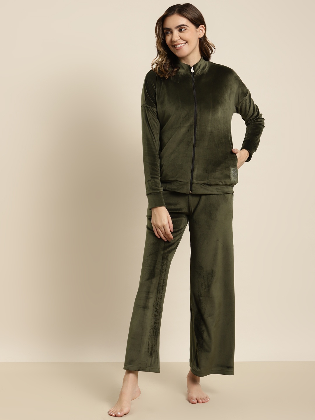 

Sweet Dreams Women Olive Green Solid Velvet Pyjama Set