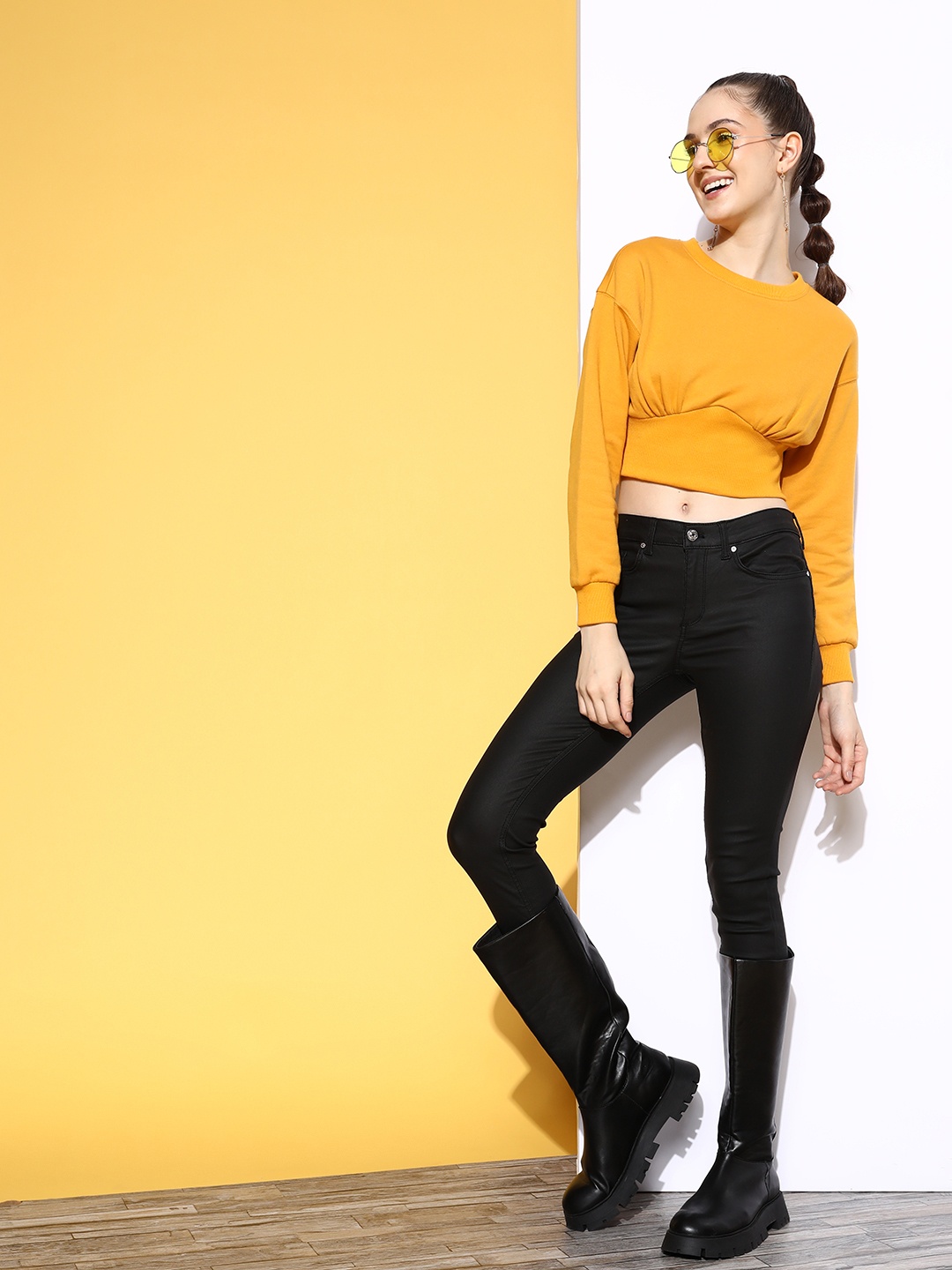 

Berrylush Women Yellow Solid Crop Sweatshirt