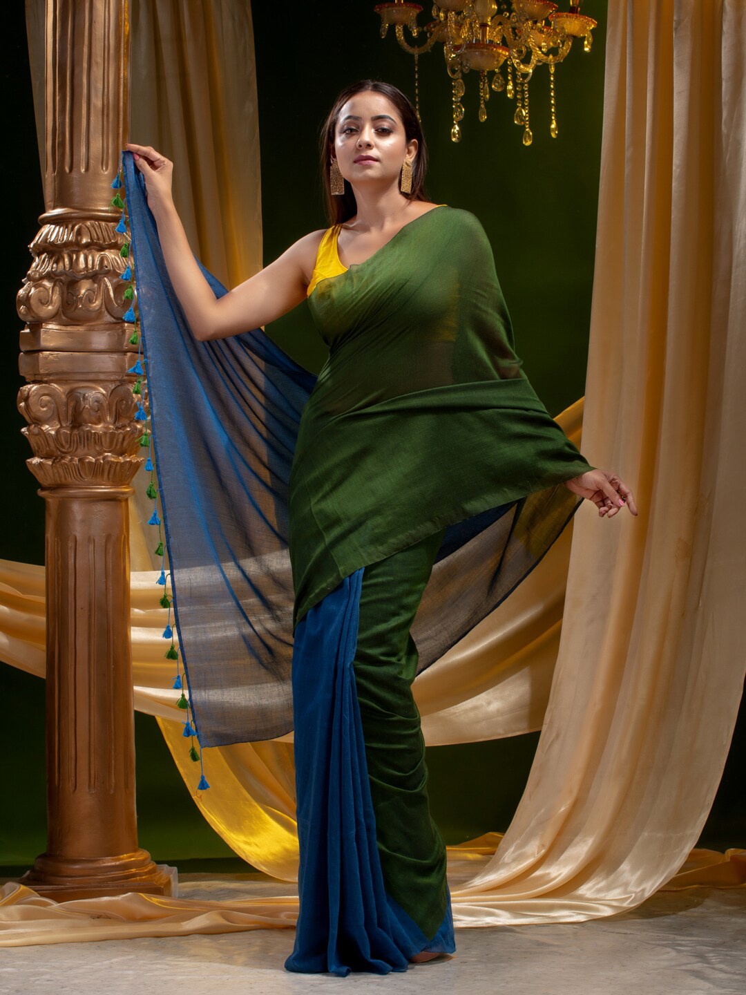 

Mitera Blue & Green Colourblocked Pure Cotton Saree