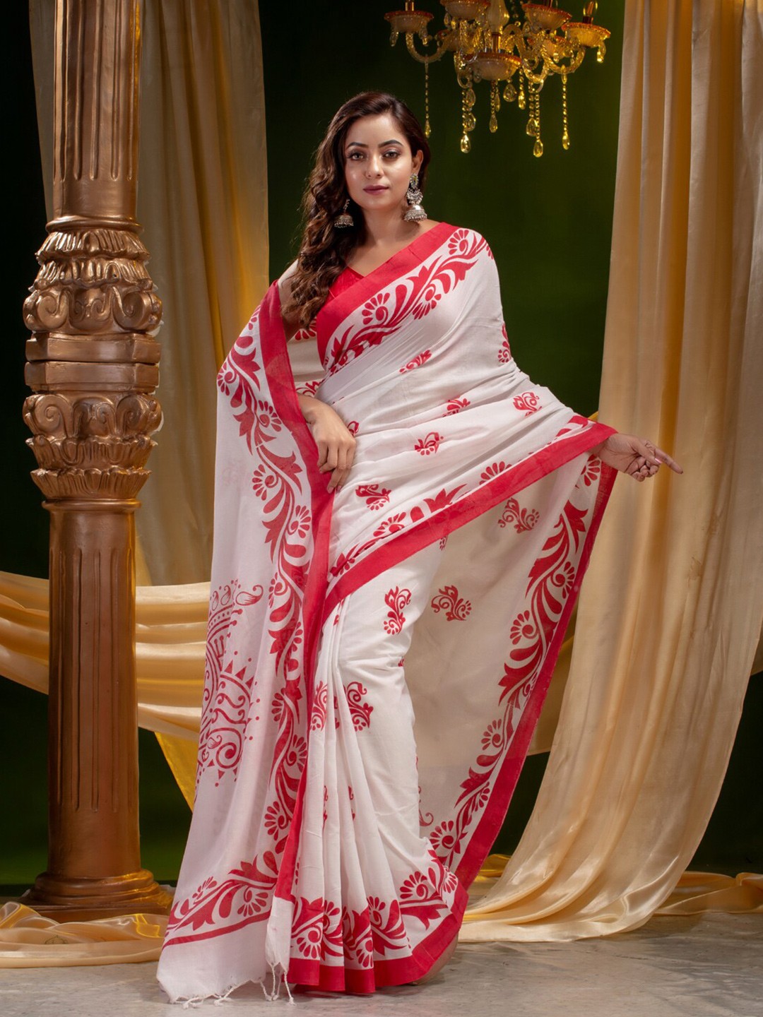 

Mitera White & Pink Ethnic Motifs Pure Cotton Heavy Work Saree