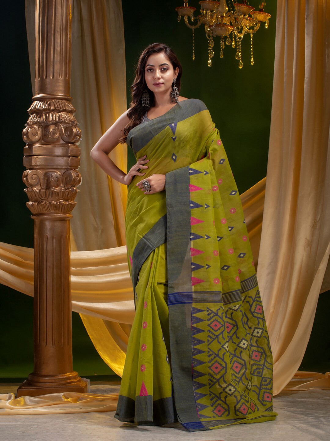 

Mitera Green & Pink Woven Design Pure Cotton Saree