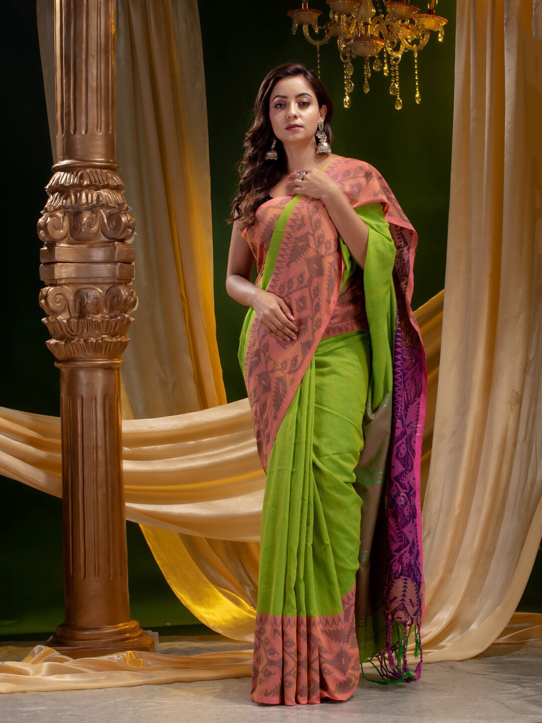 

Mitera Green & Peach Woven Design Pure Cotton Saree