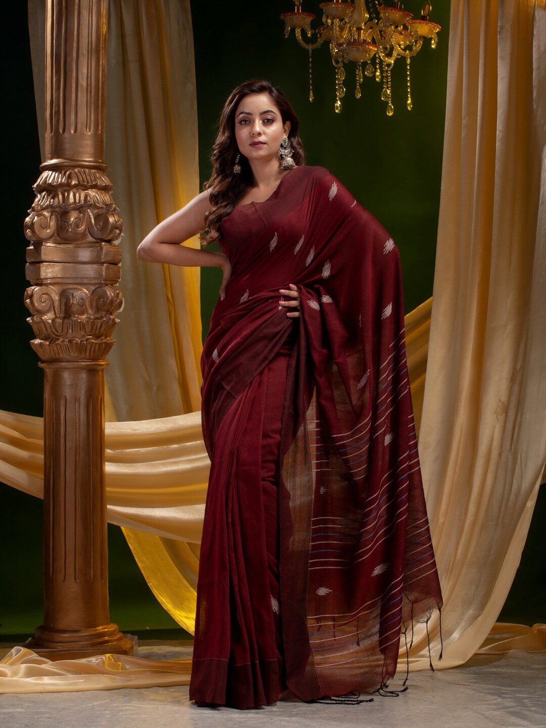 

Mitera Maroon & Olive Green Woven Design Pure Cotton Saree