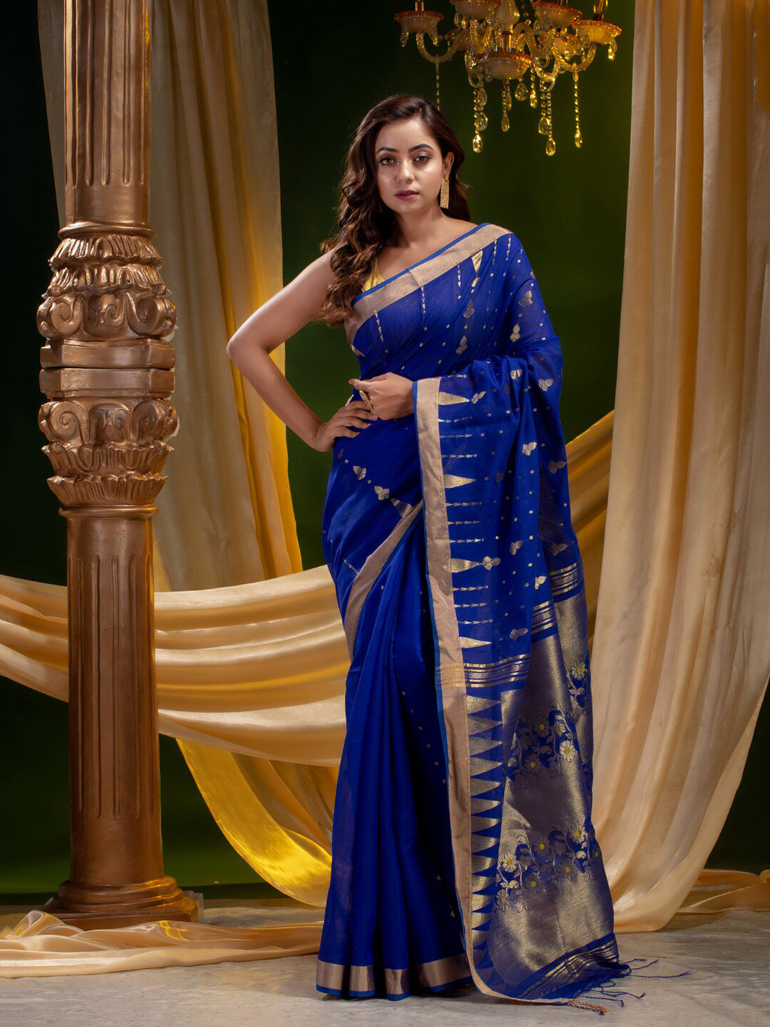 

Mitera Blue & Gold-Toned Woven Design Zari Saree