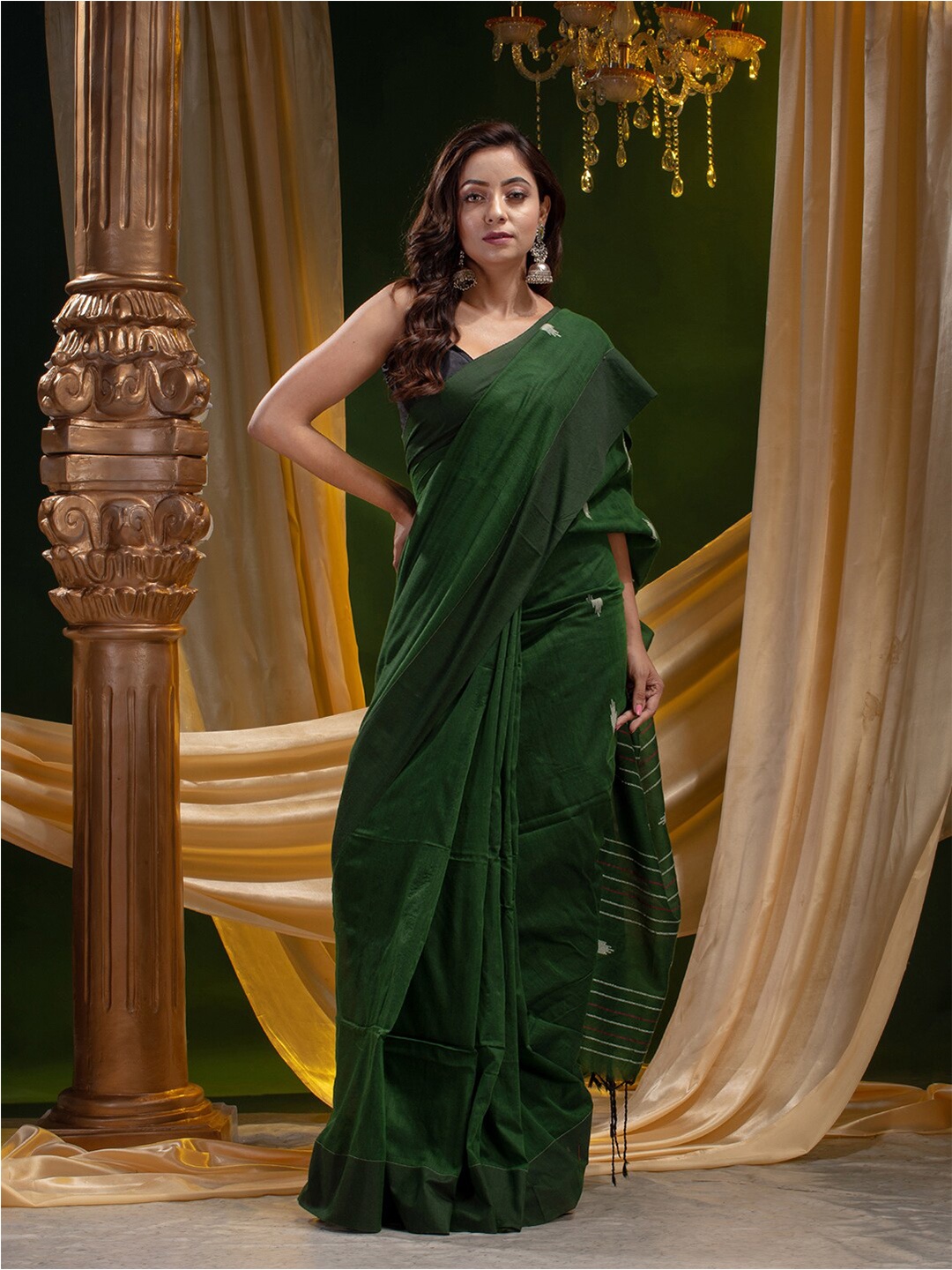 

Mitera Green & Off White Woven Design Pure Cotton Heavy Work Saree