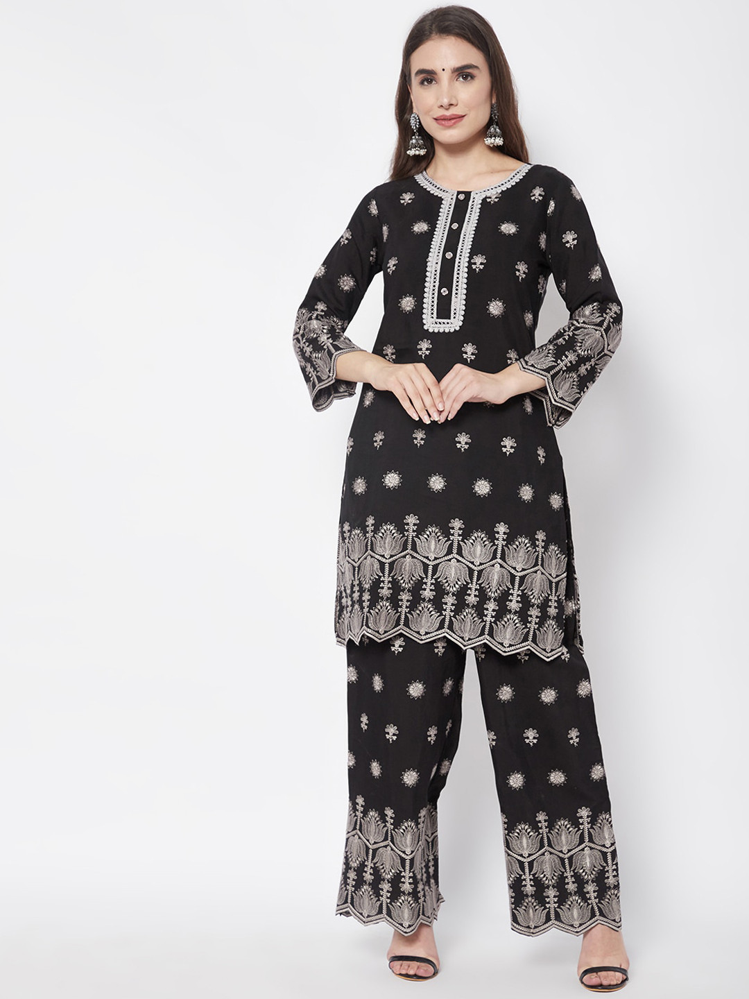 

HEEPOSH Women Black Floral Embroidered Thread Work Kurta with Trousers & With Dupatta