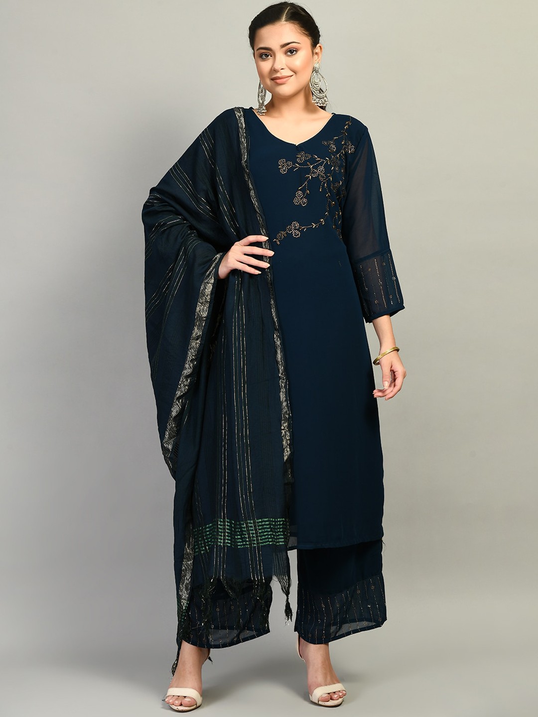 

DesiNoor com Women Teal Embroidered Beads and Stones Kurta with Palazzos & With Dupatta