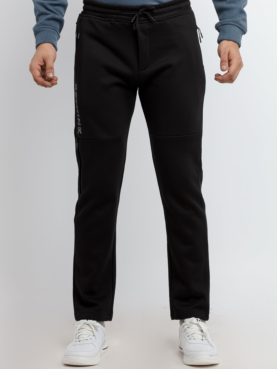 

Status Quo Men Black Solid Track Pants