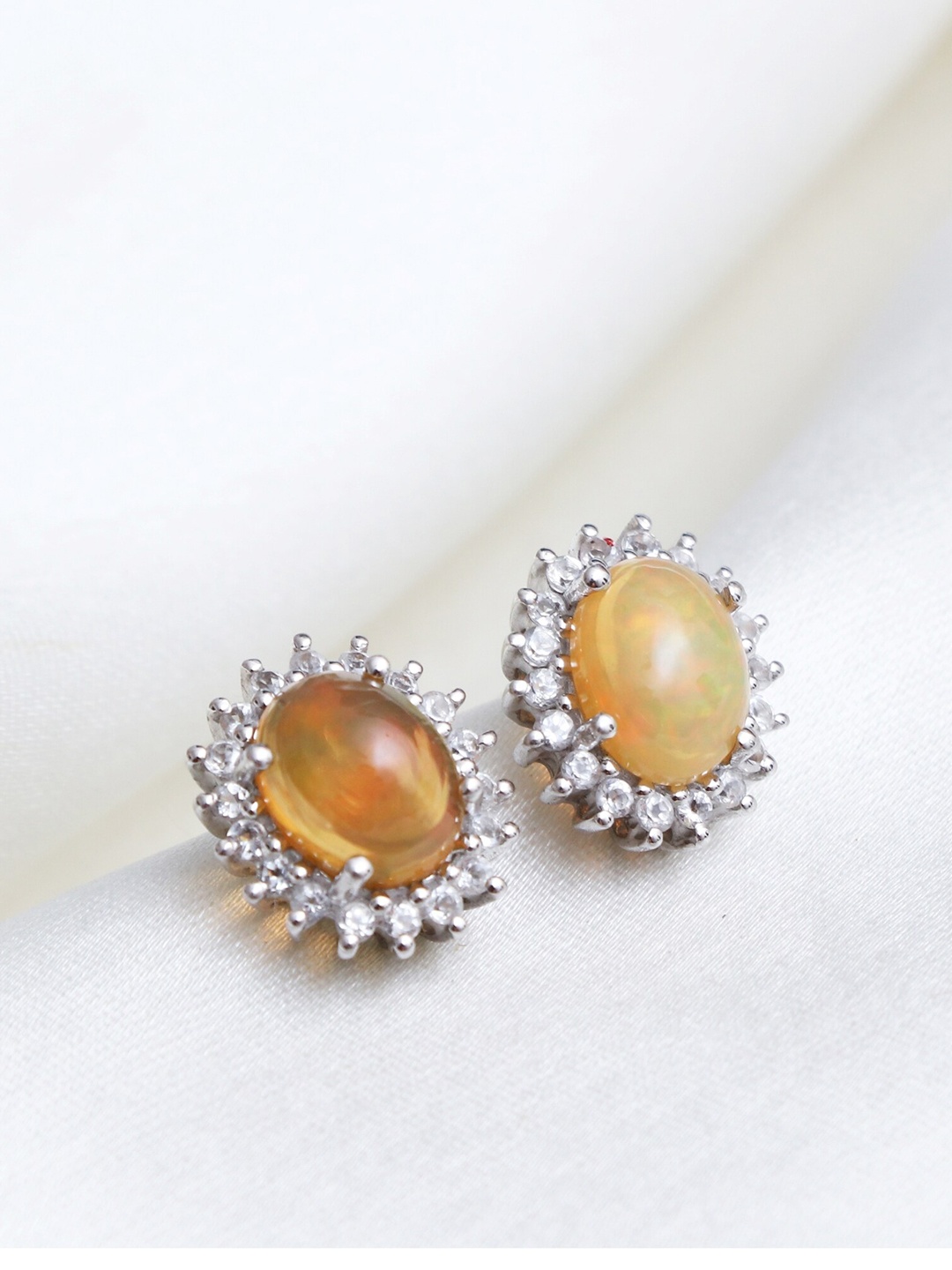 

HIFLYER JEWELS Women Yellow & White Oval Studs Earrings