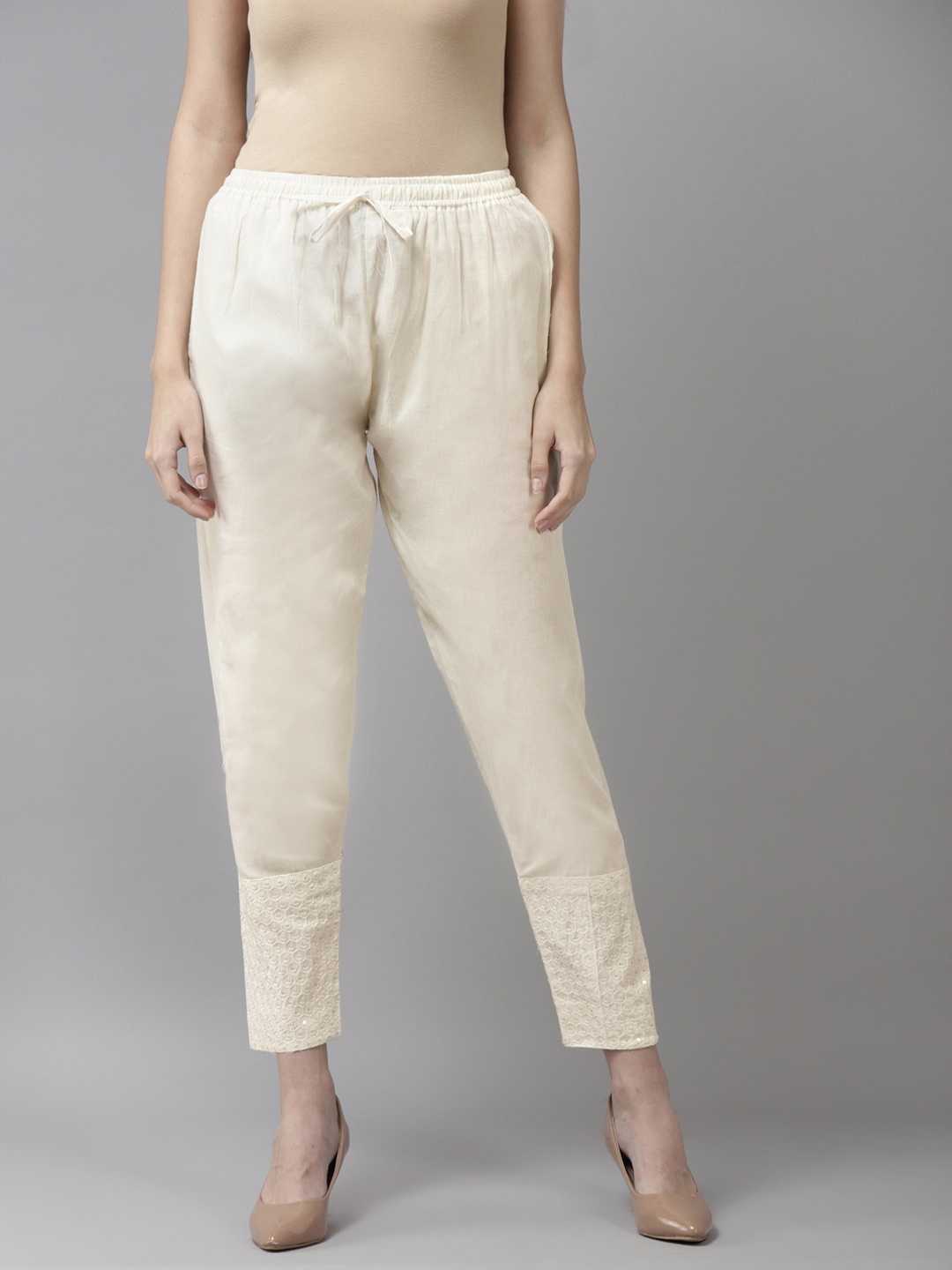 

Aarika Women Cream Solid Track Pant