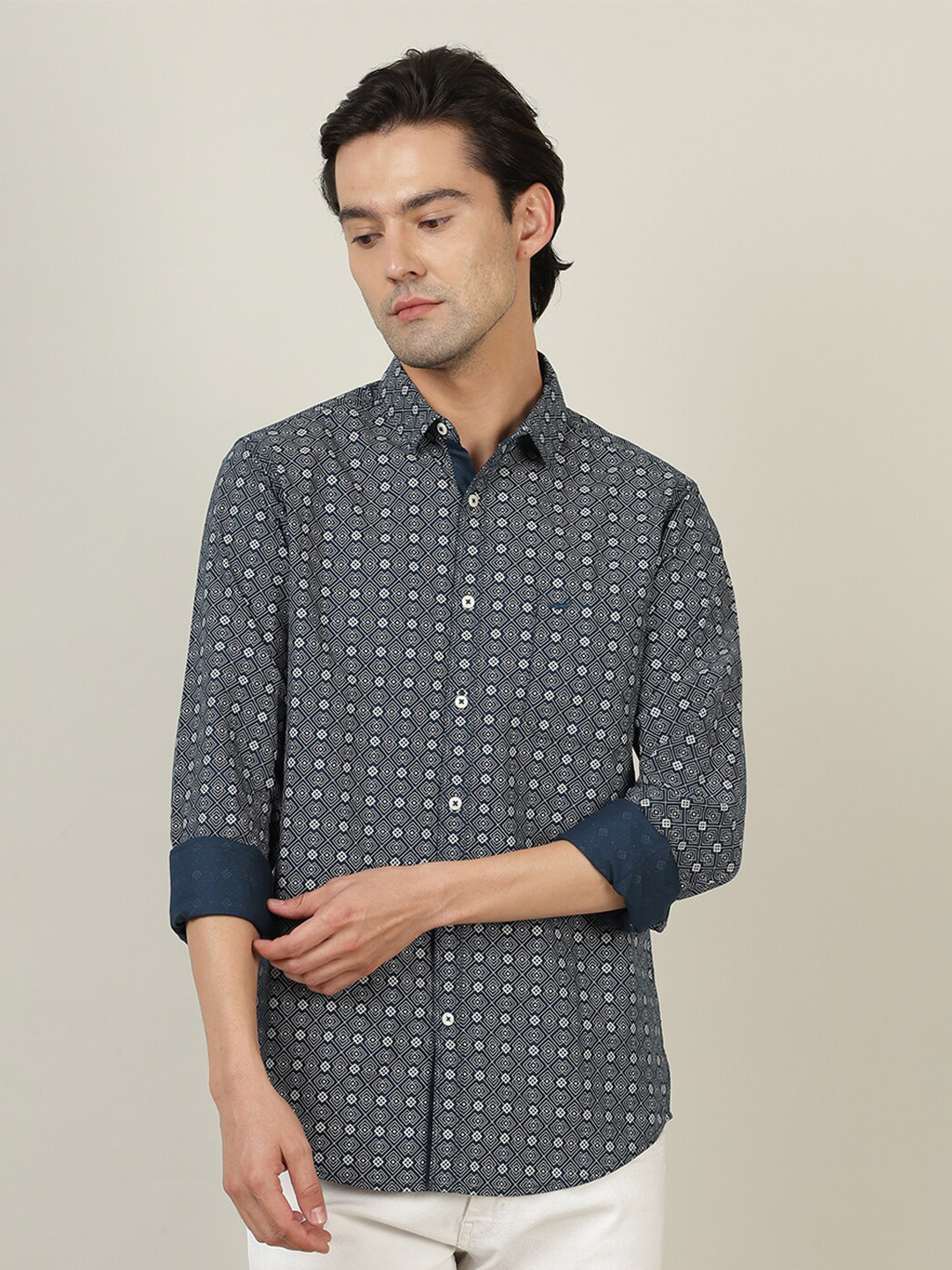 

Crocodile Men Teal Blue & Cream Classic Printed Cotton Casual Shirt