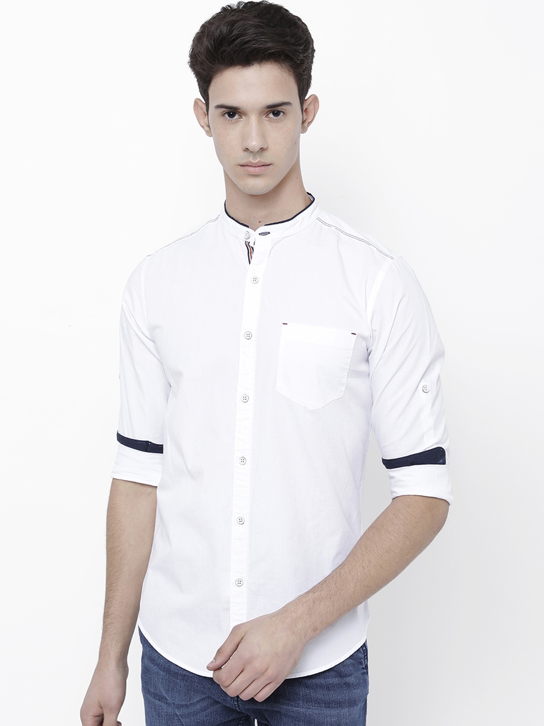 

LOCOMOTIVE Men White Slim Fit Solid Casual Shirt