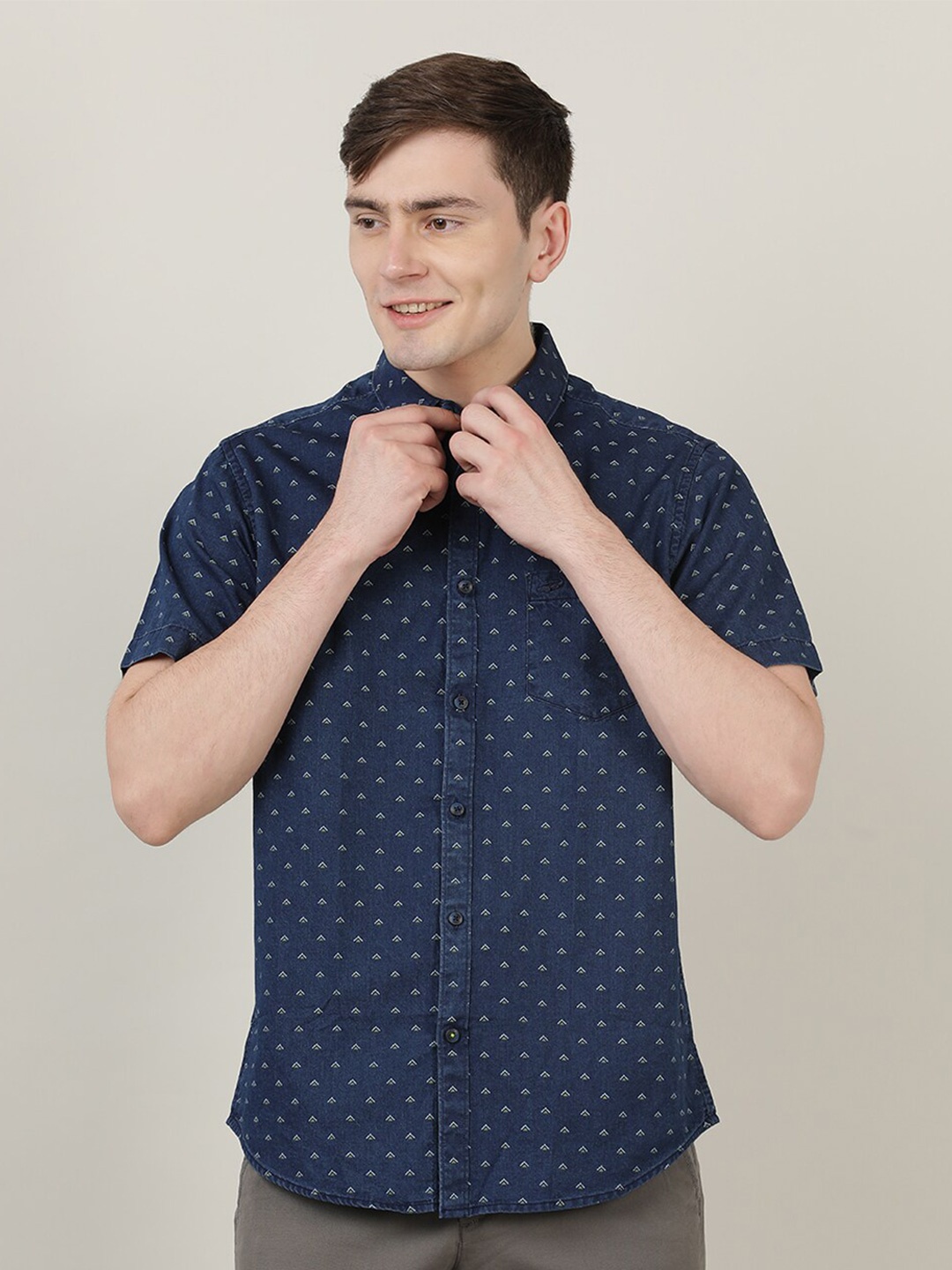 

Crocodile Men Blue Classic Printed Casual Shirt