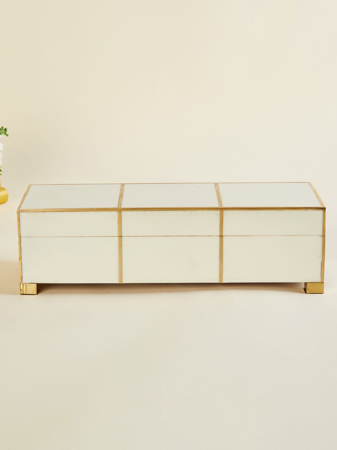 

Home Centre White & Gold-Toned Textured Decorative Box Showpieces
