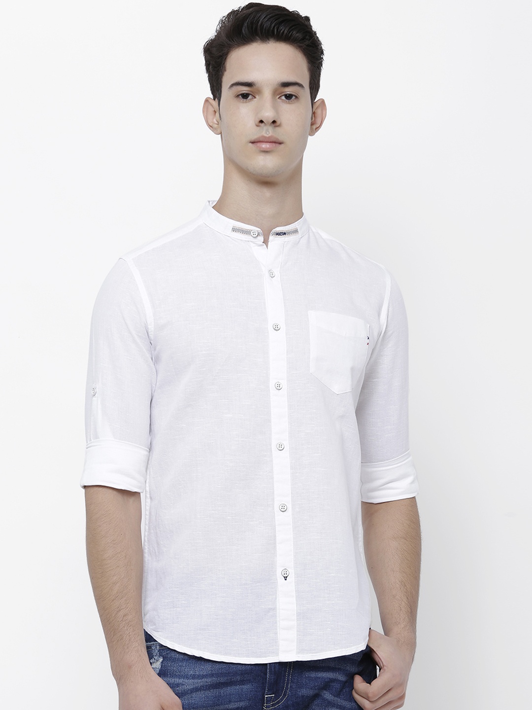 

LOCOMOTIVE Men White Slim Fit Solid Casual Shirt