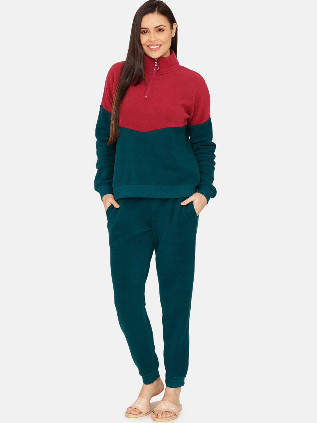 

Zivame Women Green & Red Colourblocked Night suit