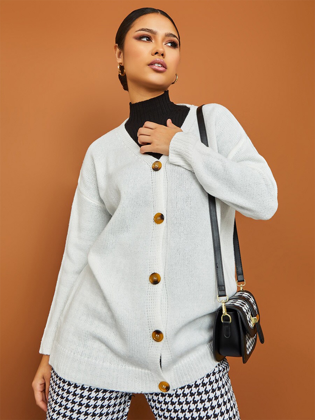 

Styli Women White & Brown Oversized Longline Button Through Cardigan
