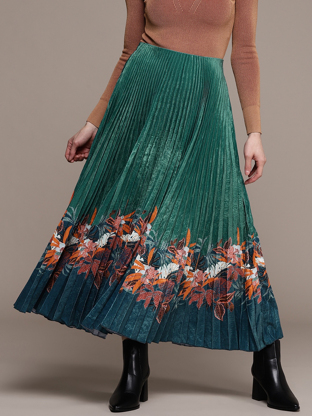 

Label Ritu Kumar Women Teal Floral Printed Flared Skirt