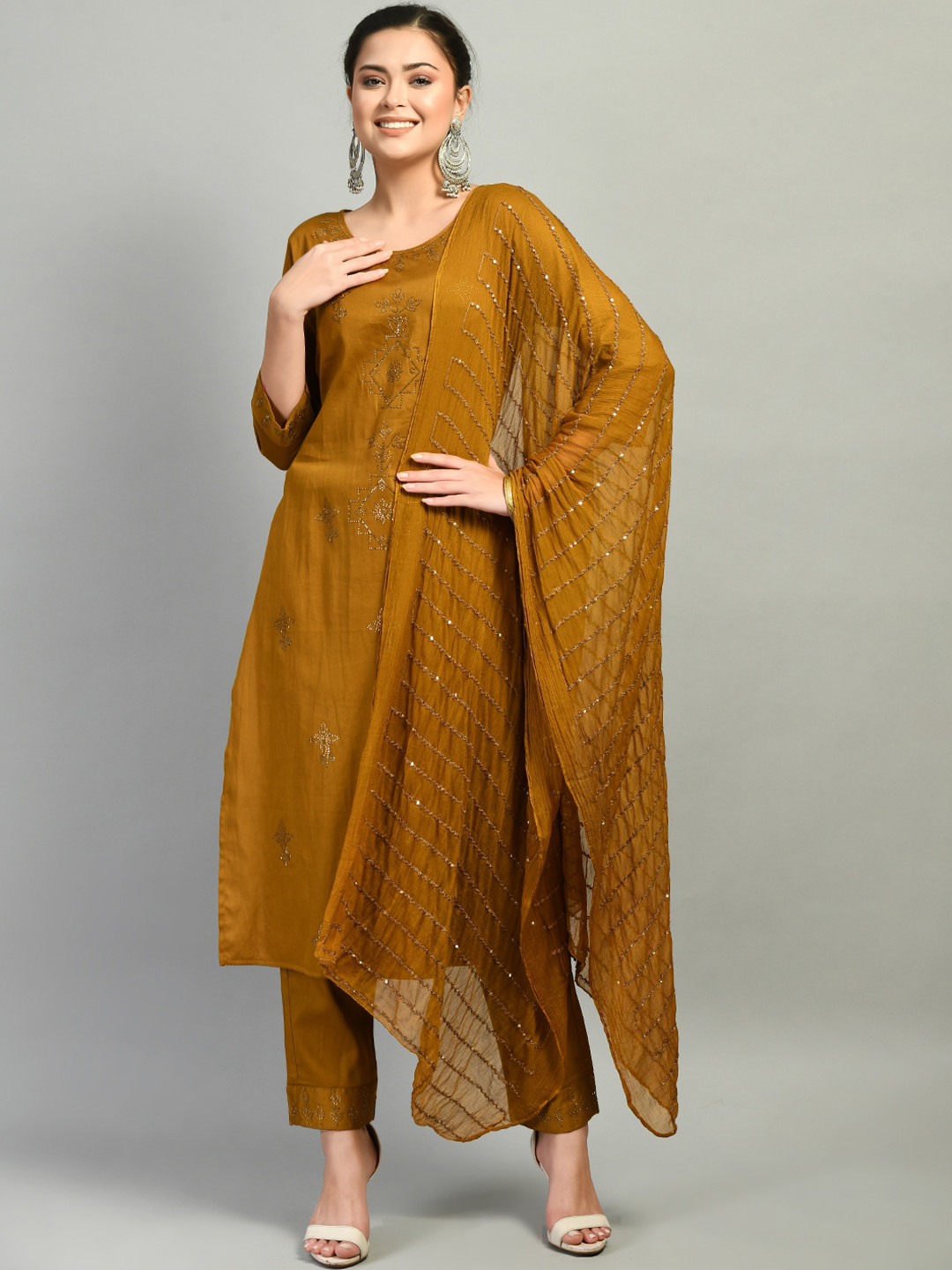 

DesiNoor com Women Mustard Yellow Printed Beads and Stones Kurta with Trousers & With Dupatta
