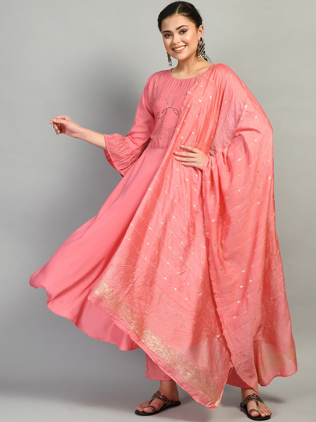 

DesiNoor com Women Pink Beads and Stones Kurta with Trousers & Dupatta