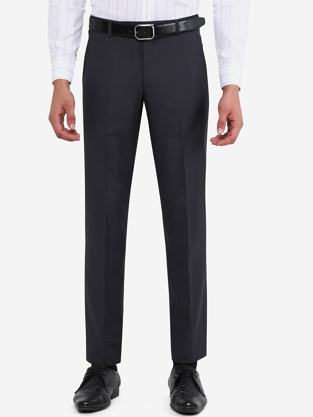 

Greenfibre Men Grey Slim Fit Solid Formal Trousers