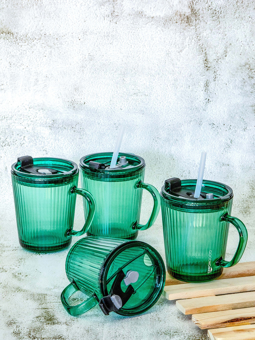 

GOODHOMES Transparent & Green Set Of 4 Glass Sipper with Lid & Straw Mugs 370 ml Each