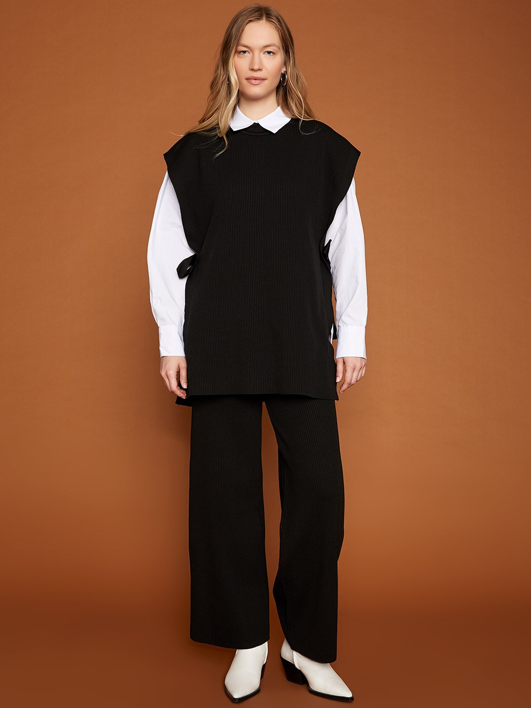 

DeFacto Women Black Trousers