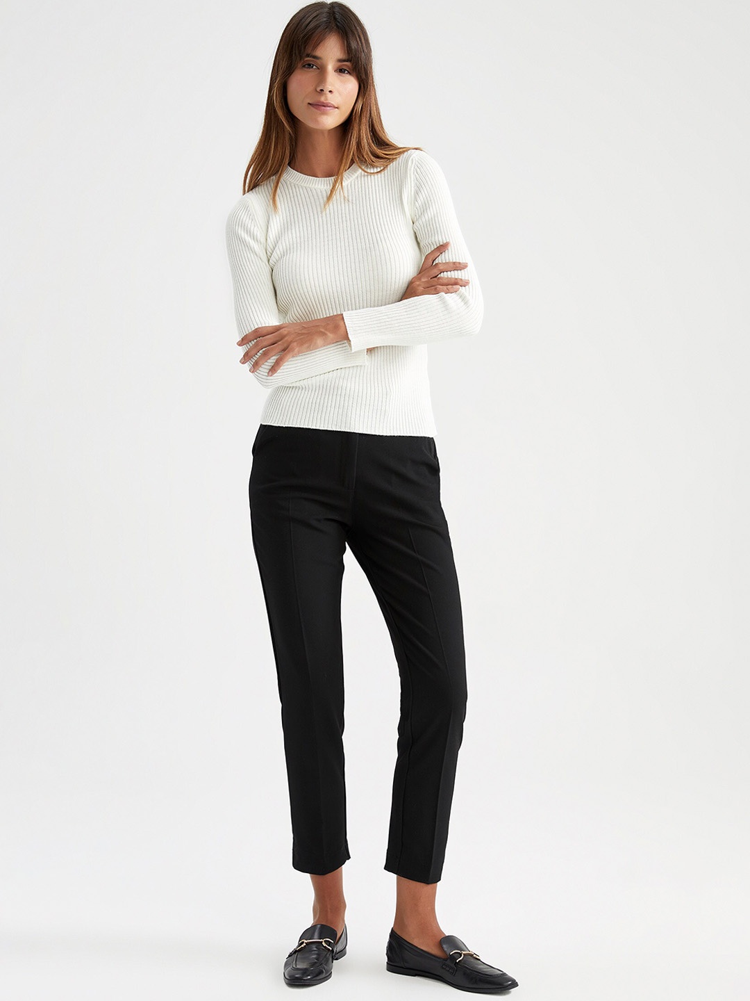 

DeFacto Women Black Solid Trouser