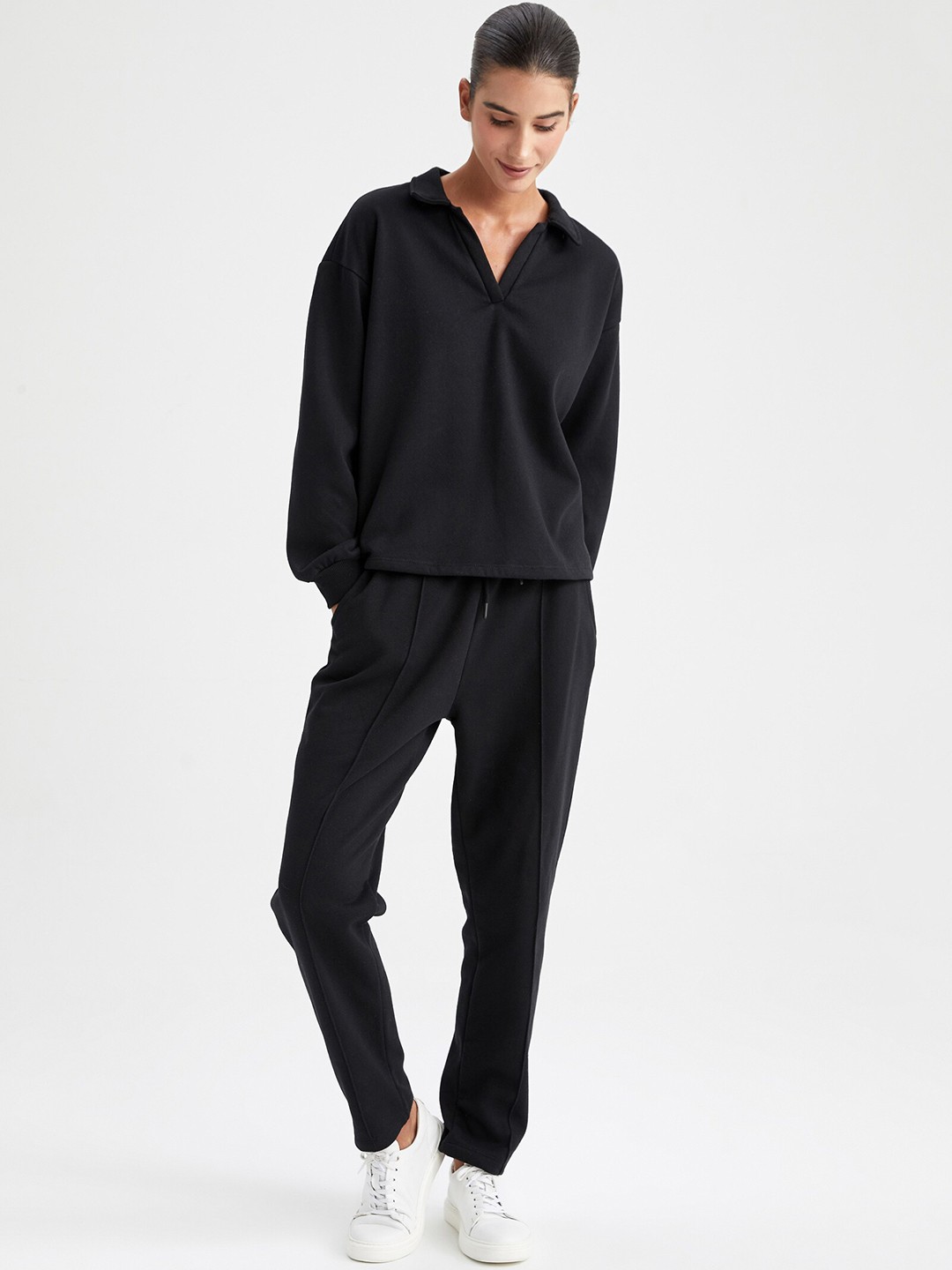 

DeFacto Women Black Solid Trousers