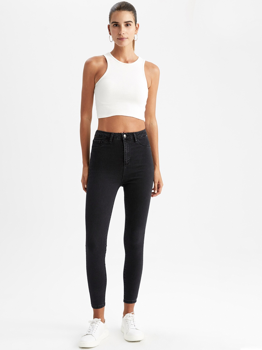 

DeFacto Women Black Slim Fit Stretchable Jeans