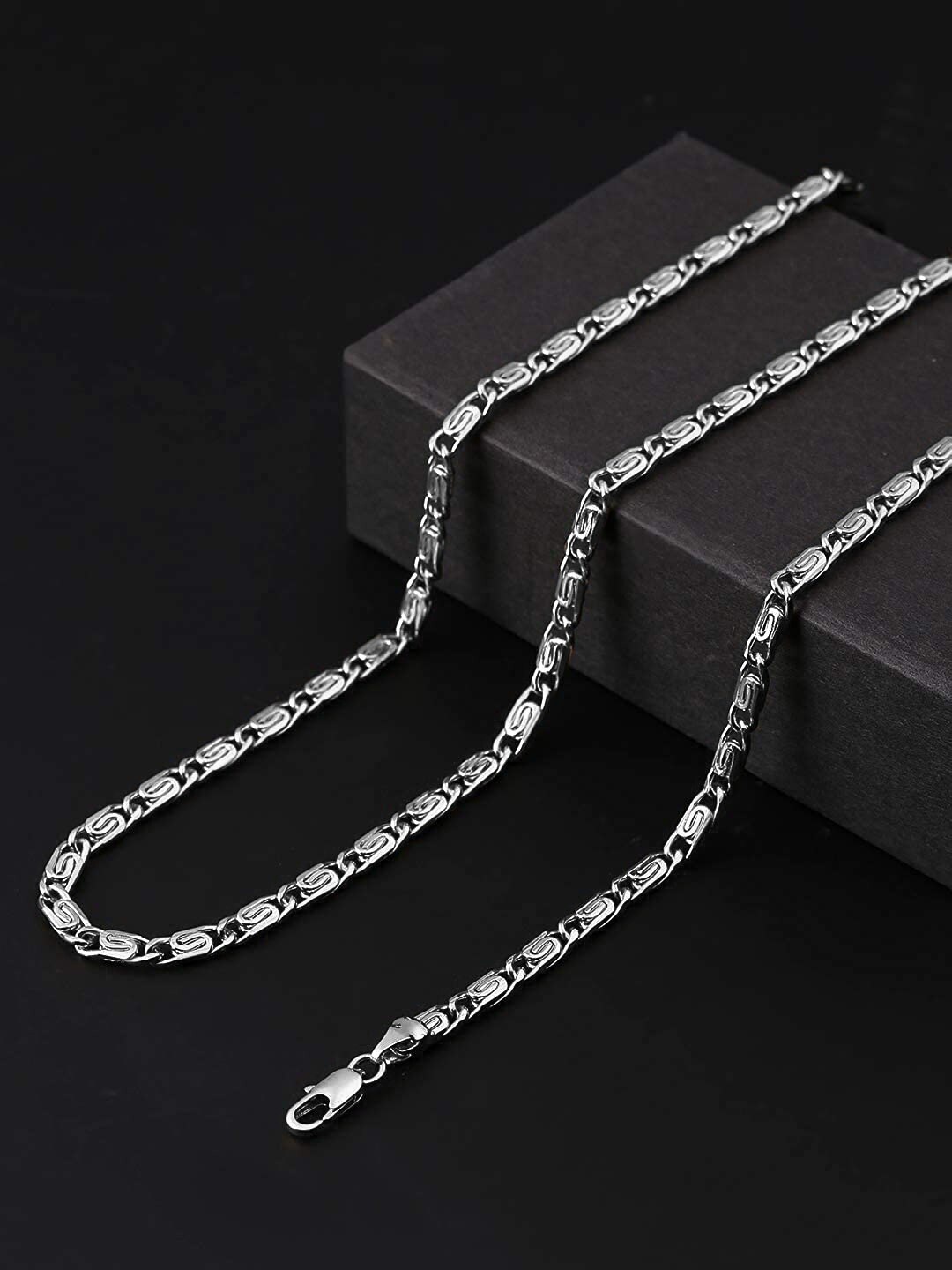 

OOMPH Men Silver-Toned Chain