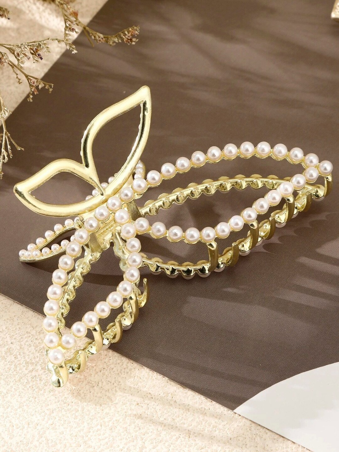 

OOMPH Women Gold-Toned & White Embellished Claw Clip