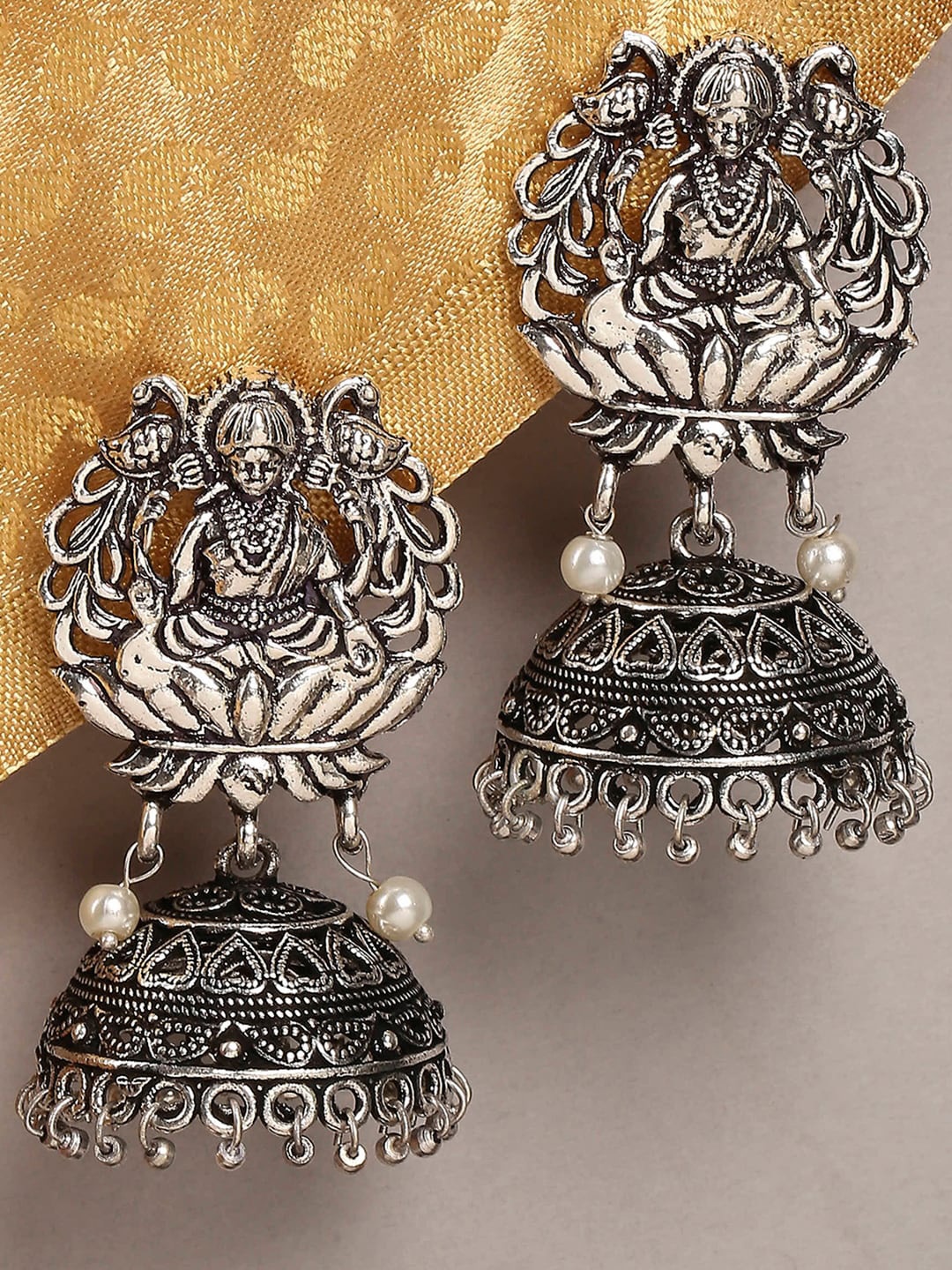

OOMPH Women Silver-Toned & White Dome Shaped Jhumkas Earrings