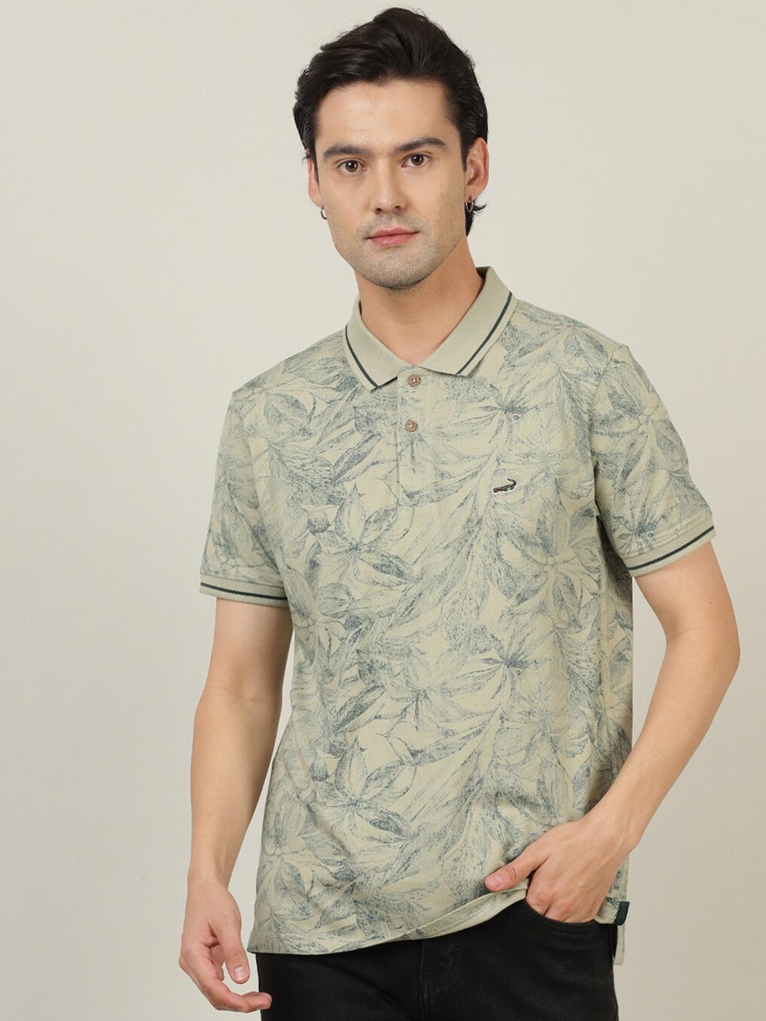

Crocodile Men Green Floral Printed Polo Collar Slim Fit T-shirt