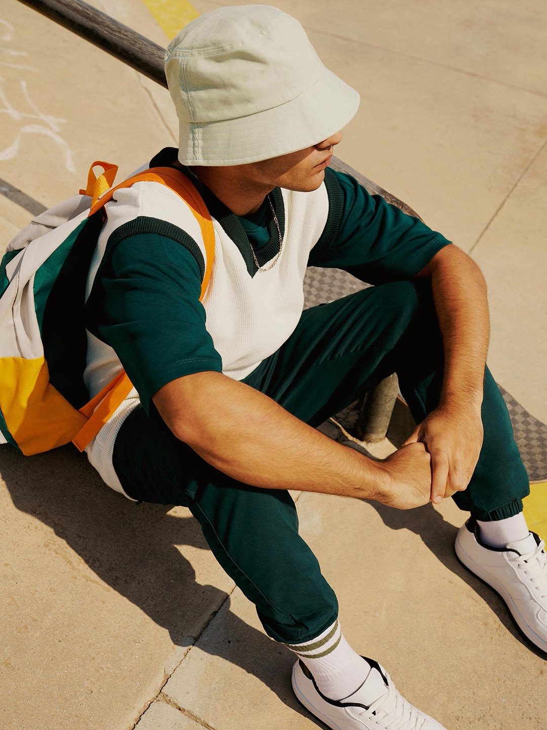 

DeFacto Men Green Solid Joggers