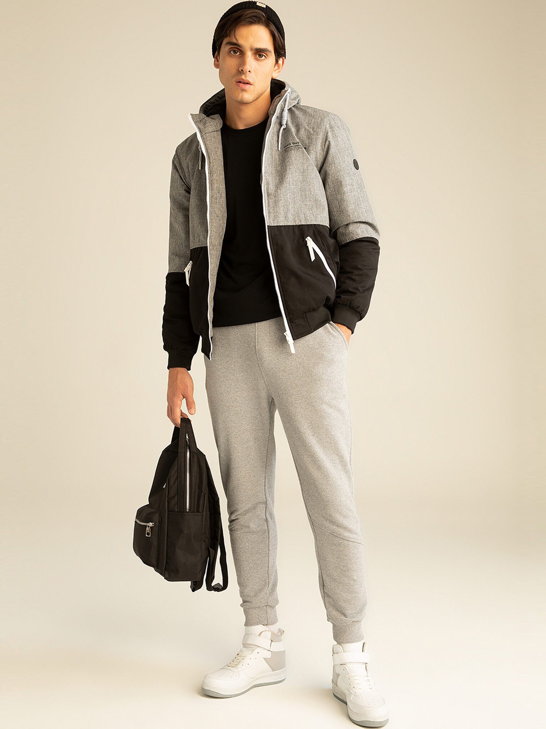 

DeFacto Men Grey Joggers Trousers