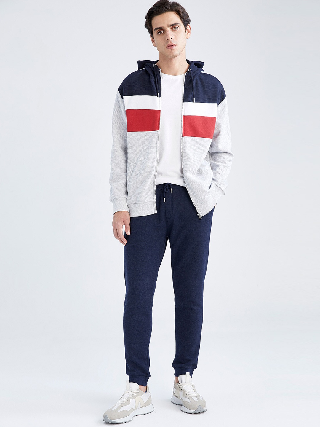 

DeFacto Men Navy Blue Solid Joggers Trousers