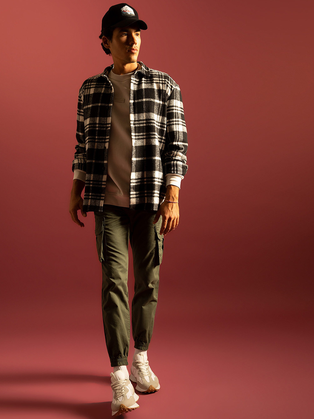 

DeFacto Men Olive Green Pure Cotton Joggers