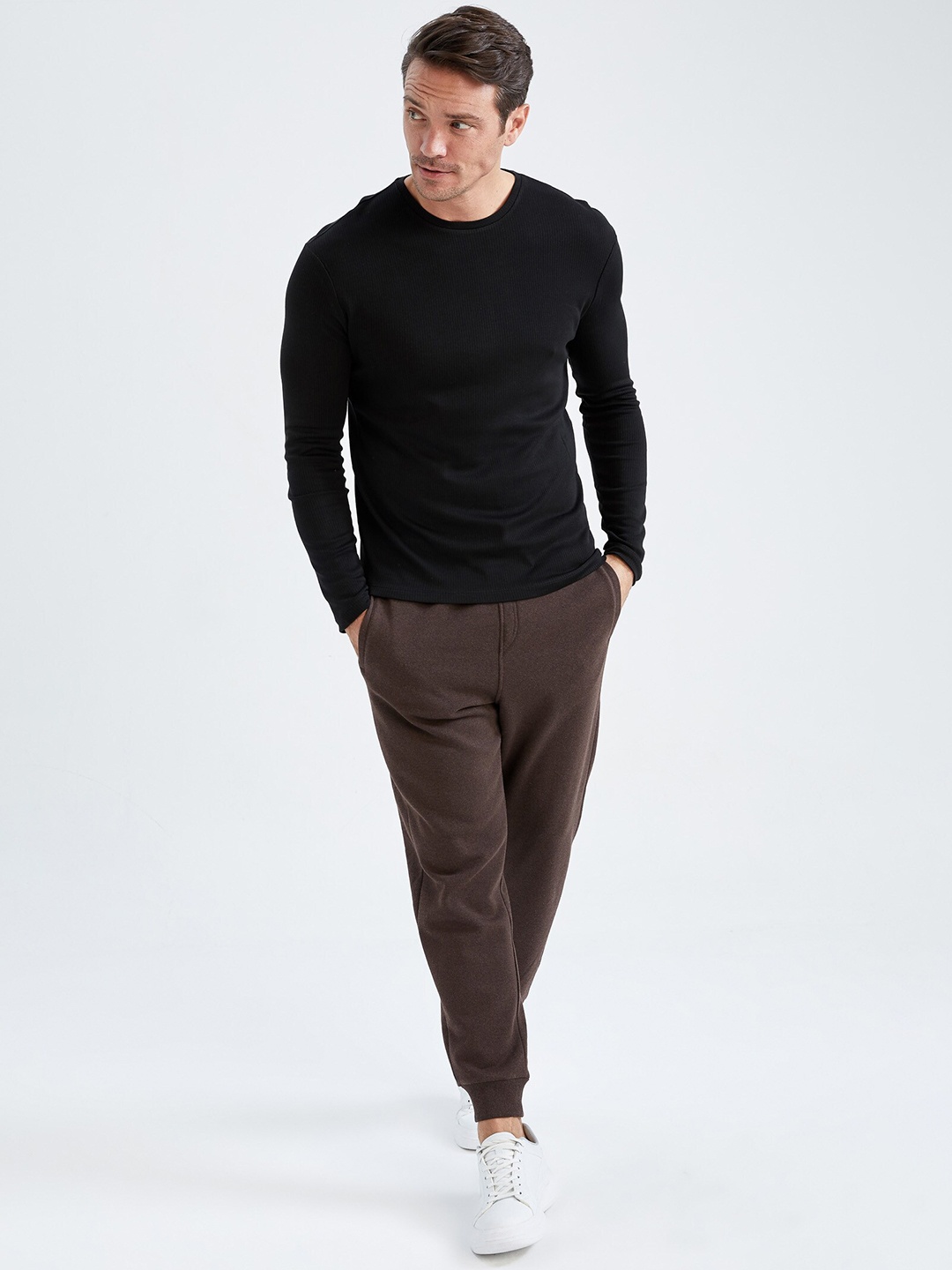 

DeFacto Men Brown Joggers Trousers